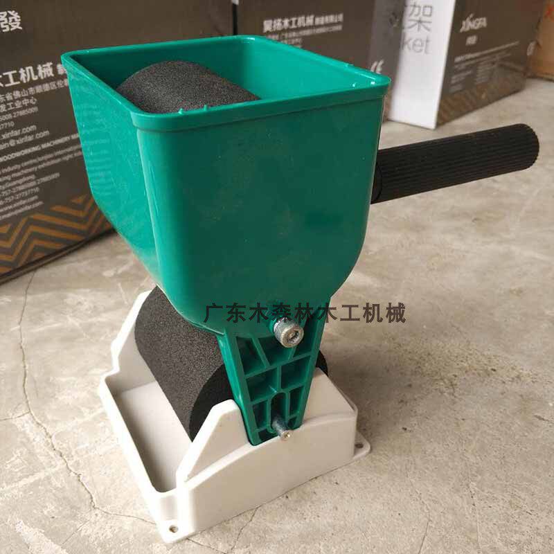 Woodworking Wallpaper - Drum type glue roller Woodworking brush